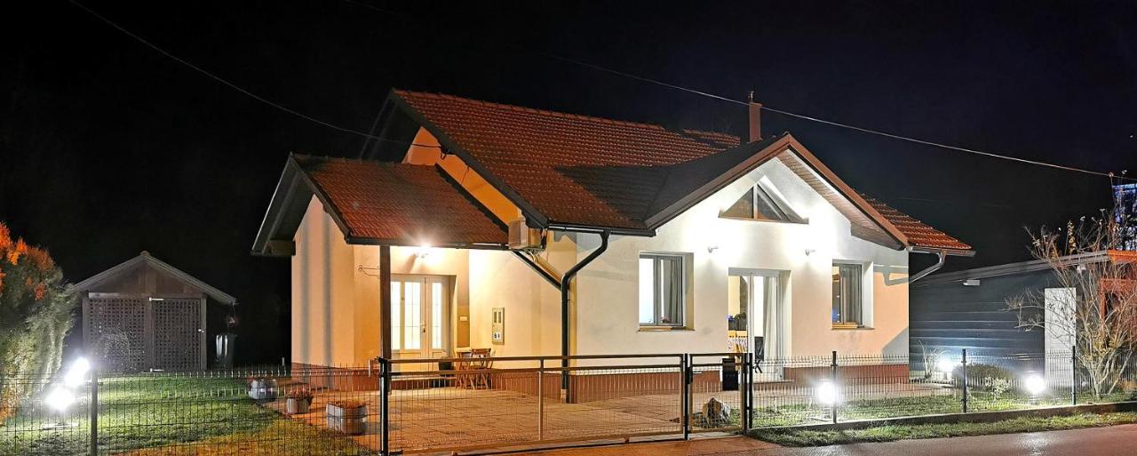 Holiday Home Melani Sinac Kültér fotó